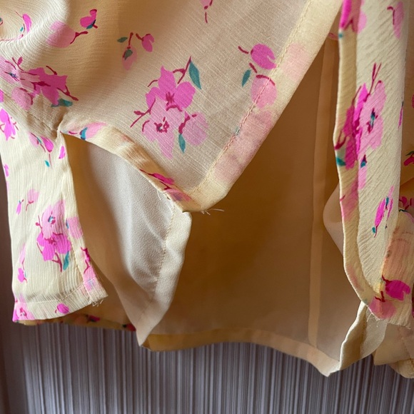 Linea by Louis Dell'Olio Yellow and Pink Floral 100% Silk Blouse - Picture 7 of 7